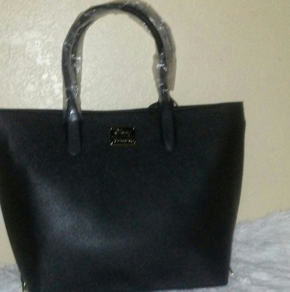 ONLY 1 LEFT Disney  Alice in Wonderland  Tote - Picture 4 of 8